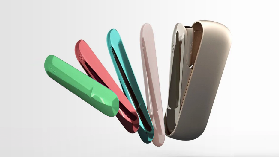 IQOS 3 DUO charger and device with multiple door caps