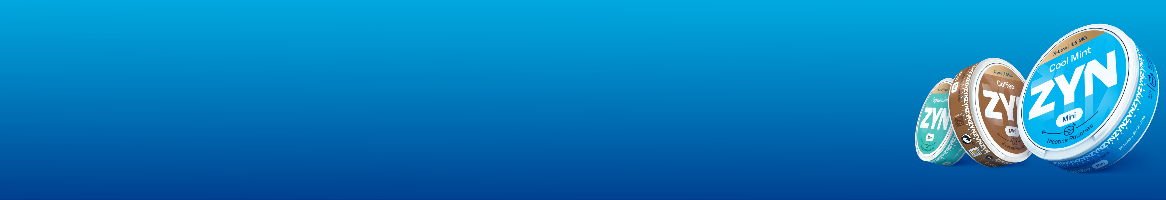 Três embalagens de ZYN à direita da imagem,  ZYN Cool Mint X-Low 1,5 MG Mini, ZYN Spearmint X-Low 1,5 MG Mini e ZYN Coffee X-Low 1,5 MG Mini, sobre fundo azul. 