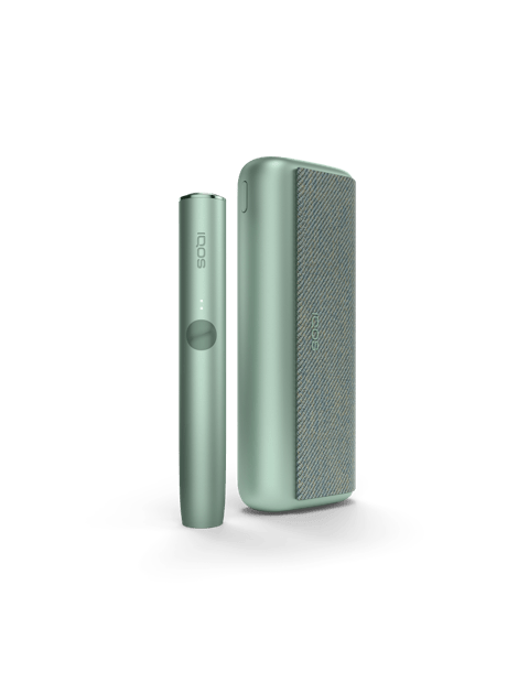 Um dispositivo IQOS ILUMA PRIME e carregador de bolso. 