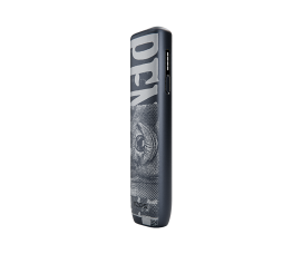 Imagem de um dispositivo IQOS ILUMA i ONE azul-escuro desfocado.