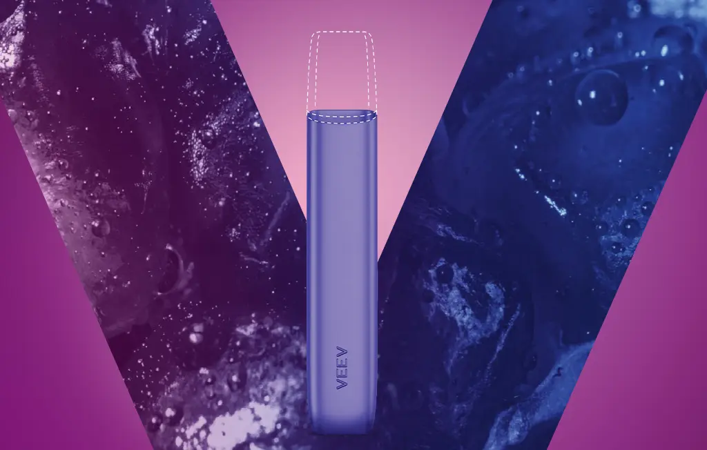 Detalhe a picotado para zona para recarga do Dispositivo VEEV ONE na cor Electric Purple com luzes acesas , centrado sobre o V de VEEV na cor roxa e sobre fundo estilizado a roxo, com o logótipo branco VEEV  no topo.