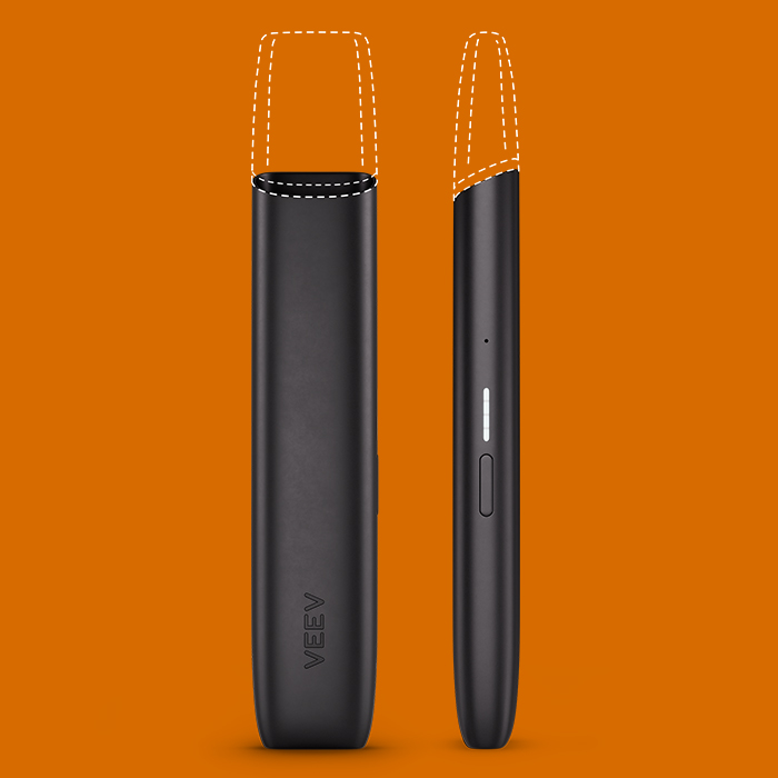 Dois dispositivos VEEV ONE em preto, orientados na vertical, parte frontal com logótipo e recarga a tracejado e parte lateral com luzes de estado acesas e botão, em fundo laranja